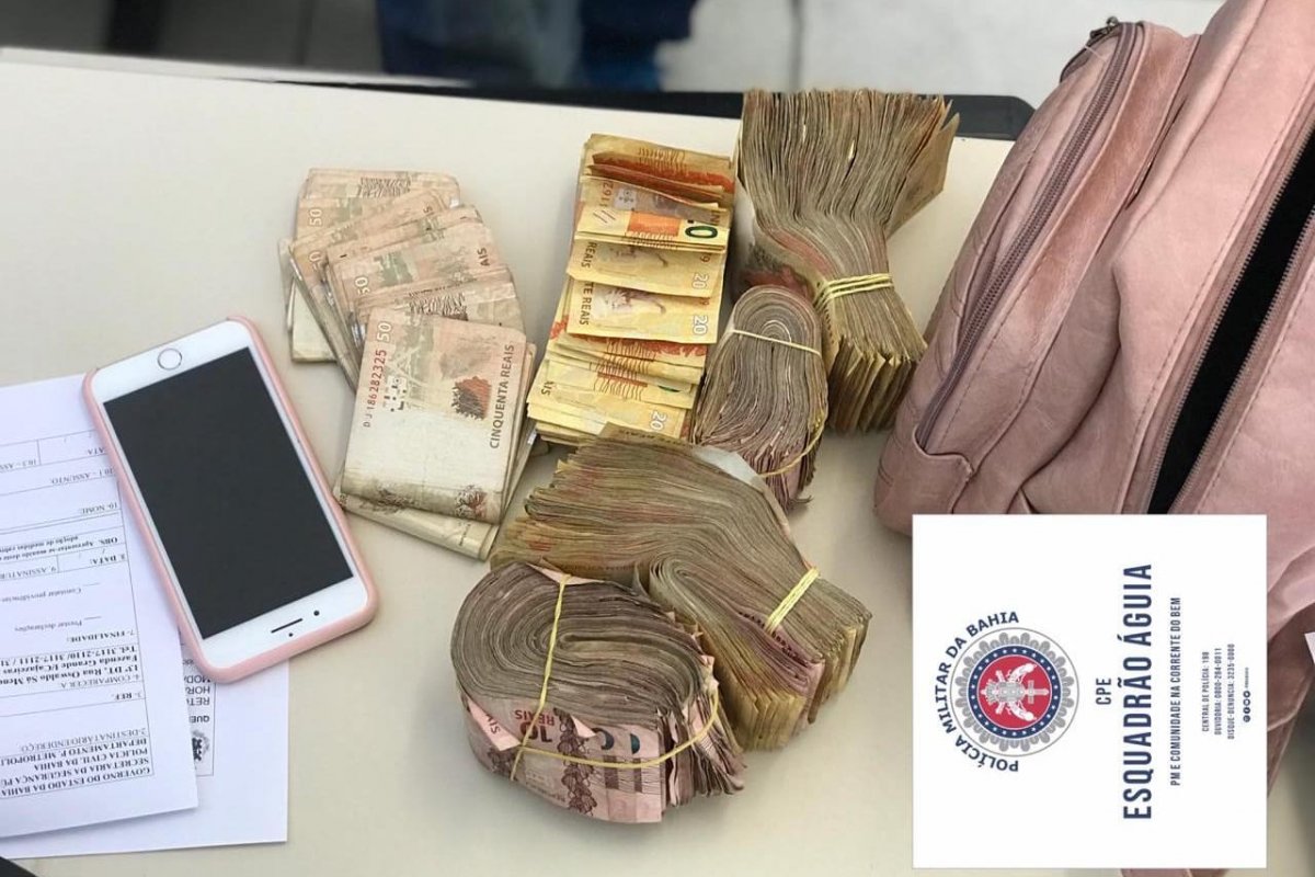 Suspeita de integrar quadrilha é presa com R$ 15 mil em Salvador