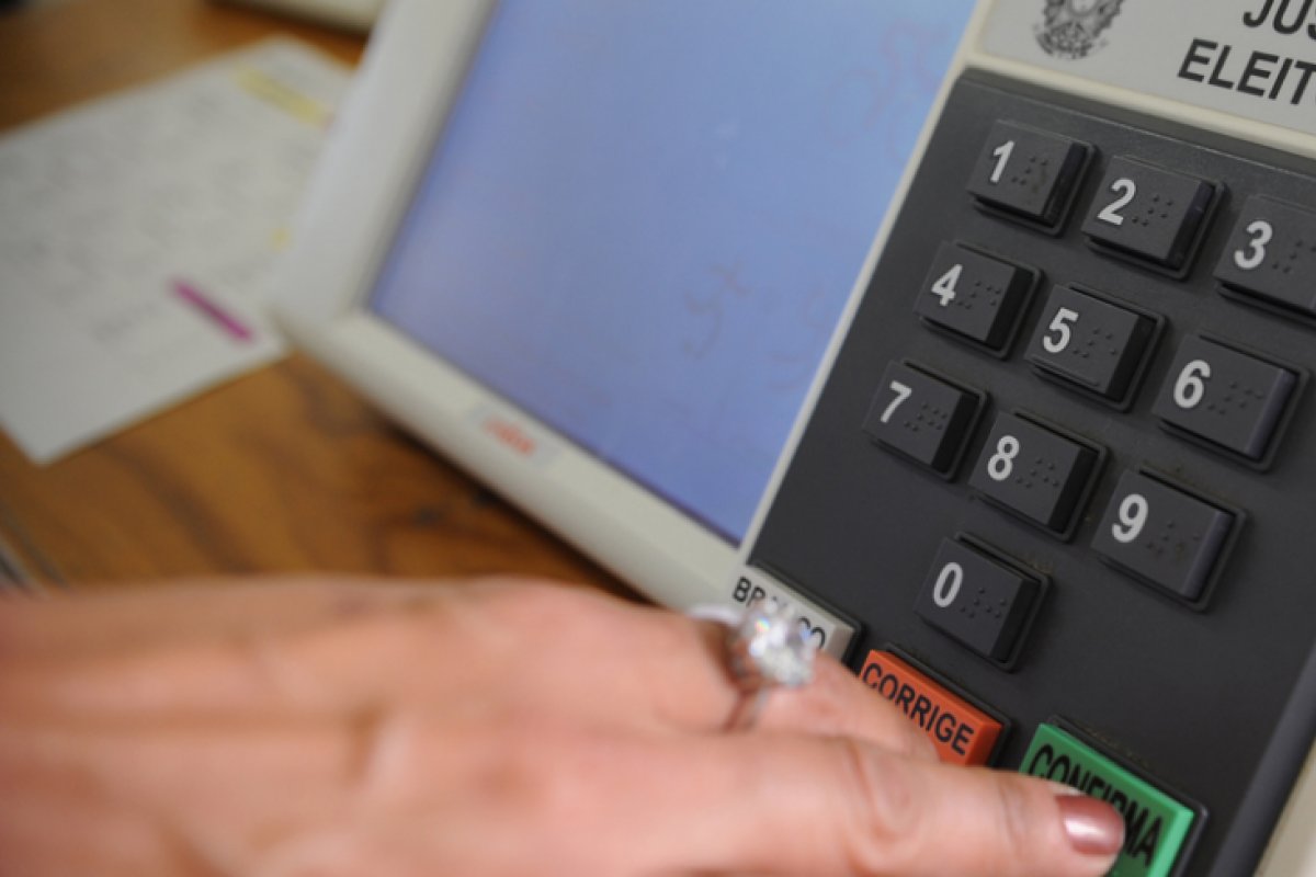 Um em cada três candidatos a prefeito no Brasil não possui coligação com outros partidos