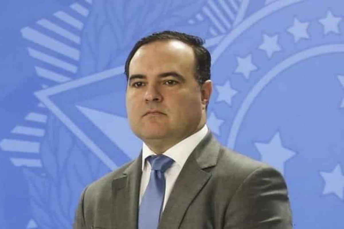 Bolsonaro sinaliza indicação de Jorge Oliveira para o TCU