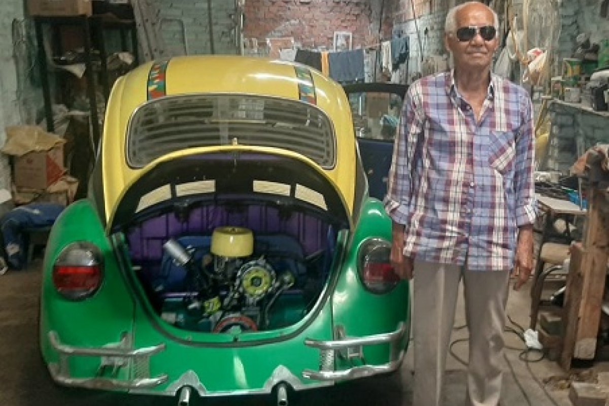 Morador da Sales Barbosa, em Feira de Santana, tira carro da garagem após oito anos