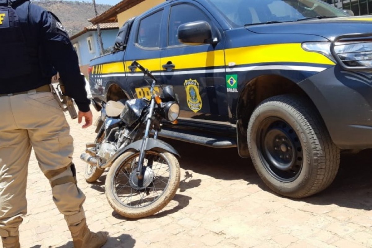 Homem é preso após ser flagrado com moto adulterada em Riachão das Neves
