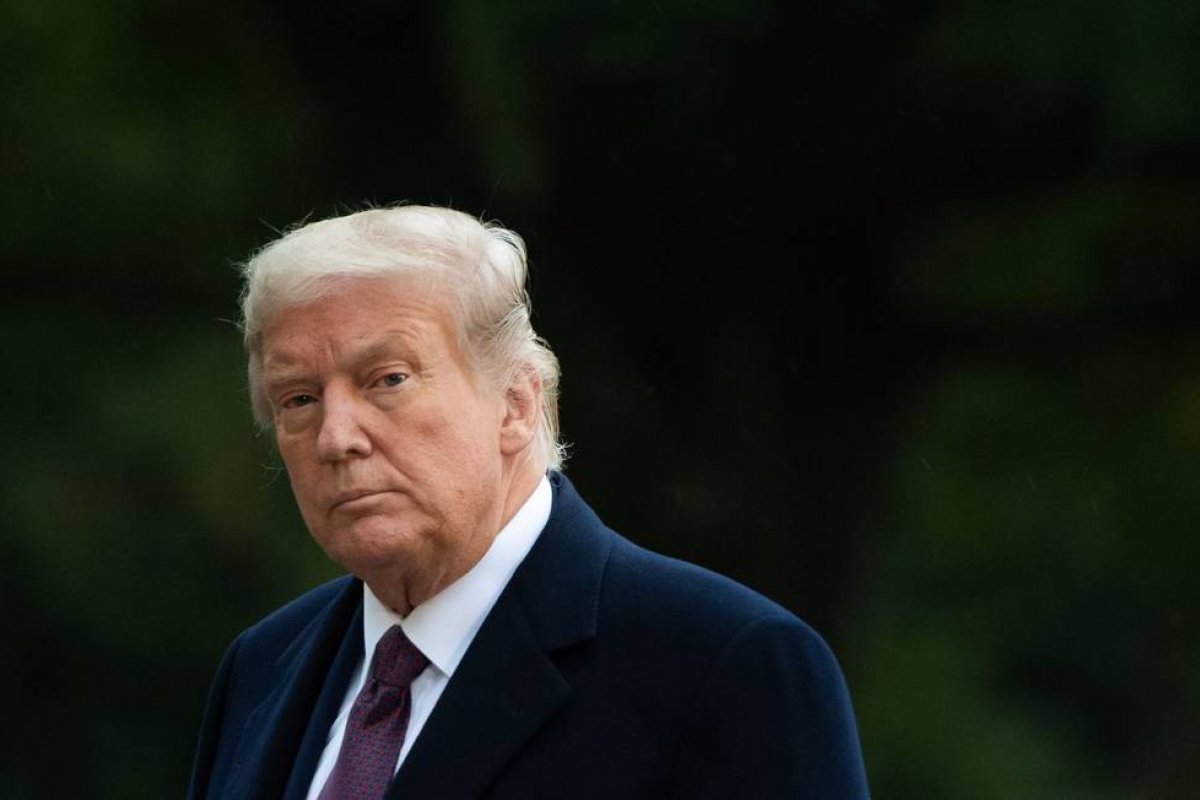 Trump tem alta médica e segue em tratamento na Casa Branca