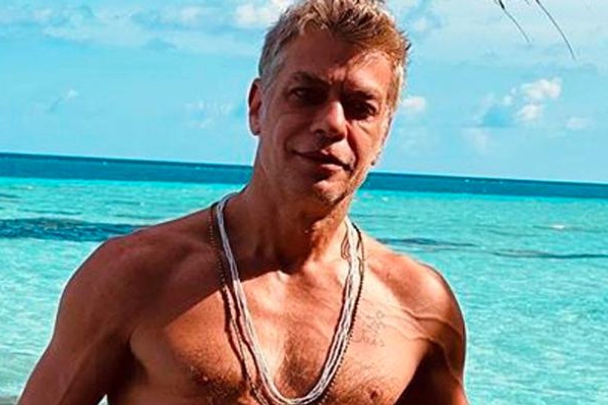 Fábio Assunção exibe corpão durante a lua de mel nas Ilhas Maldivas