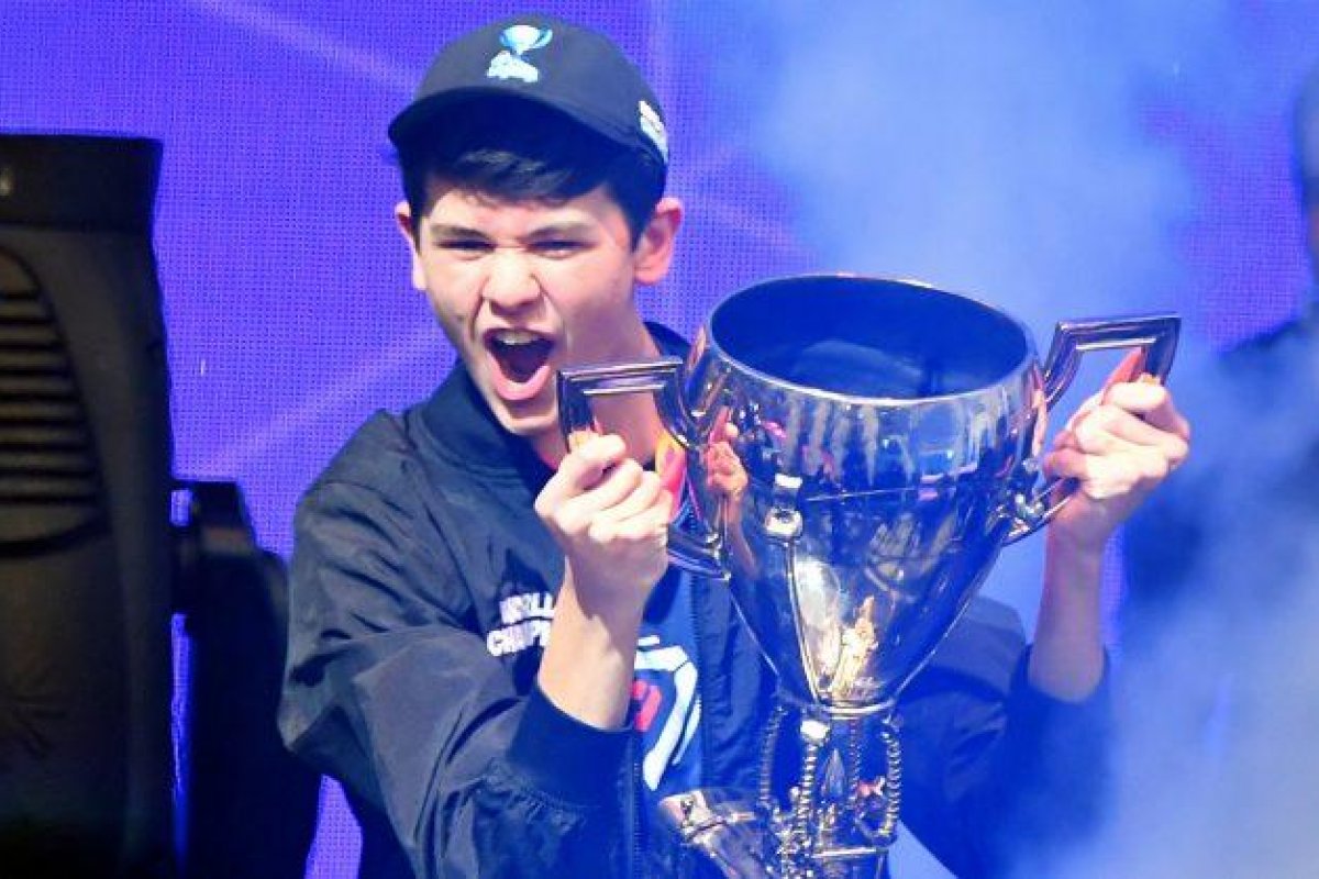 Chama-se Kyle Giersdorf, acaba de ganhar três milhões de dólares e tem só 16 anos!