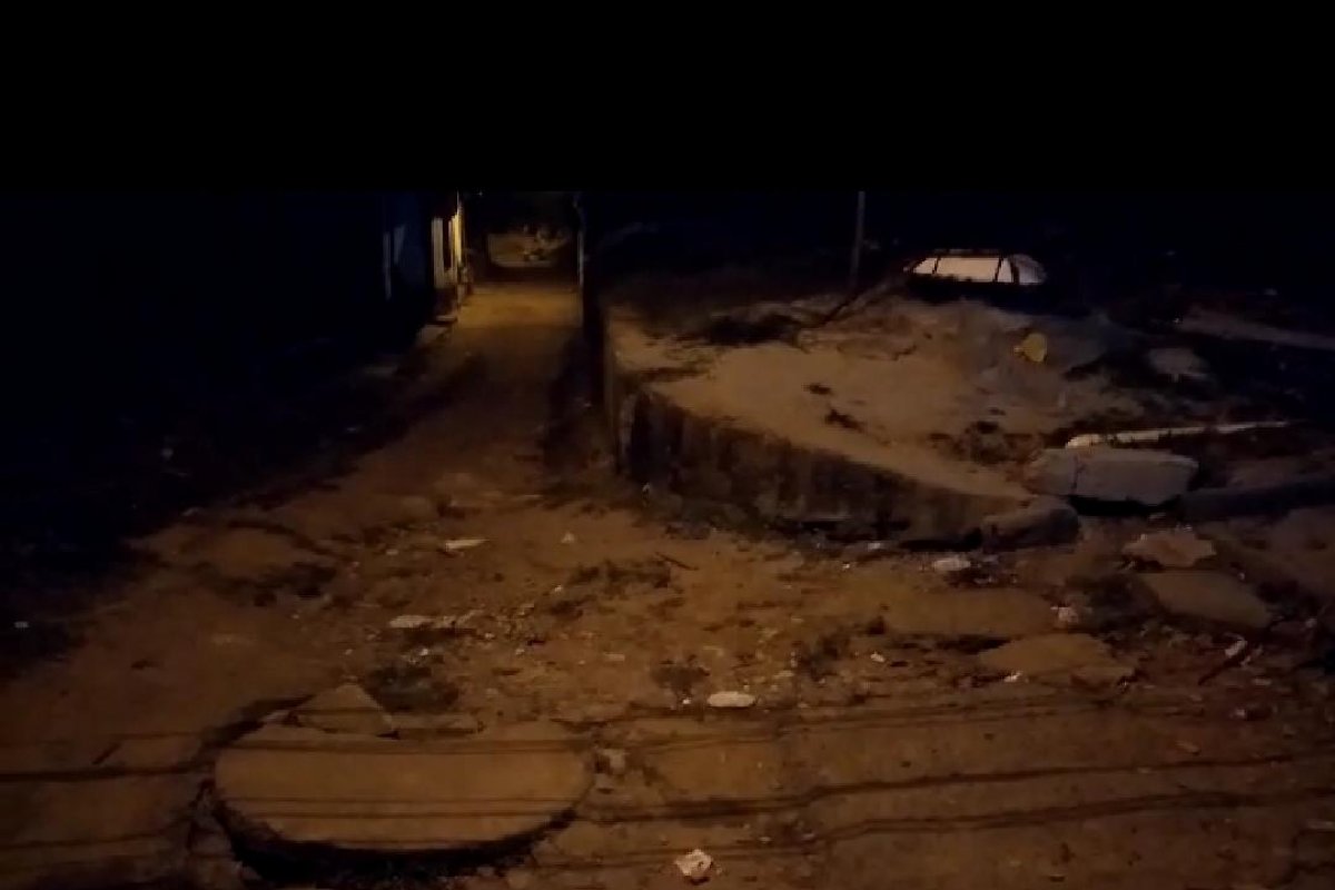 Vídeo: Moradores de Areia Branca denunciam falta de calçamento na localidade