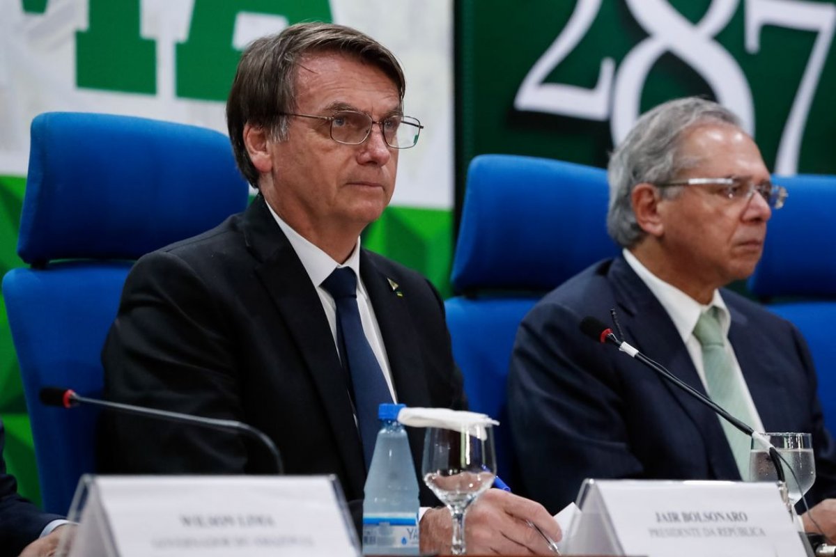 “Houve transação pecuniária” afirma Bolsonaro sobre hackers.