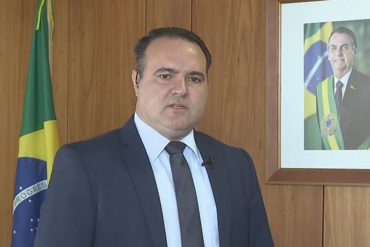 Bolsonaro confirma indicação de Jorge Oliveira ao TCU