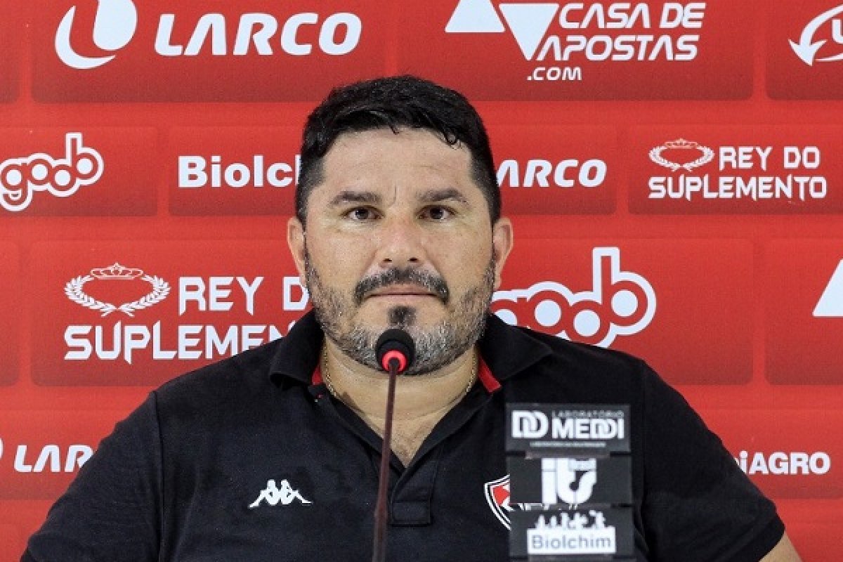 "Fazer um campeonato de recuperação", destaca Barroca em apresentação