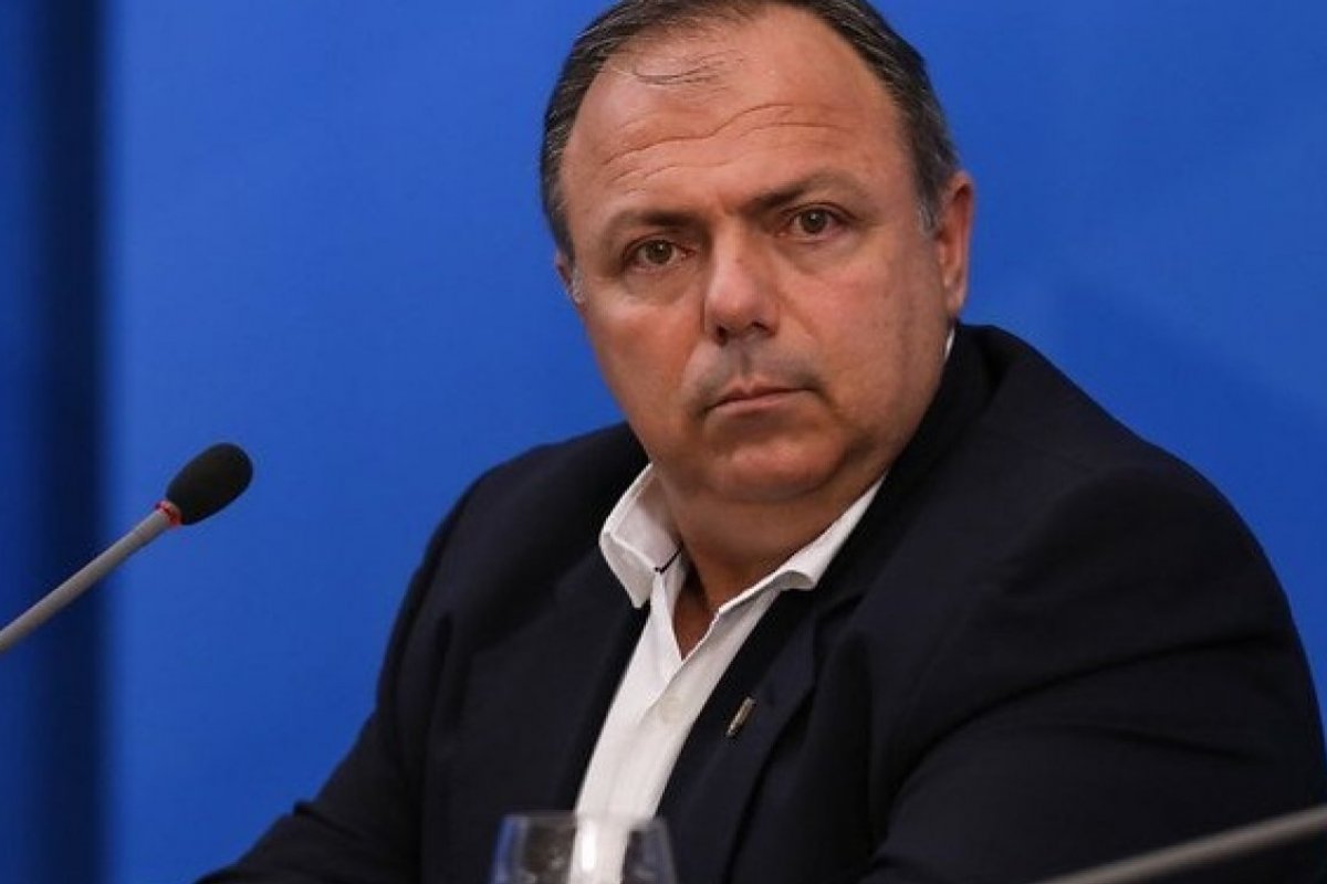 Pazuello não decide compra e gera dúvida sobre distribuição de vacina contra Covid-19 no SUS