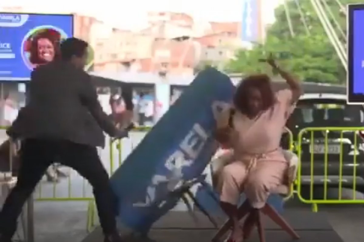 Vídeo: Queda de cenário quase atinge em cheio Major Denice