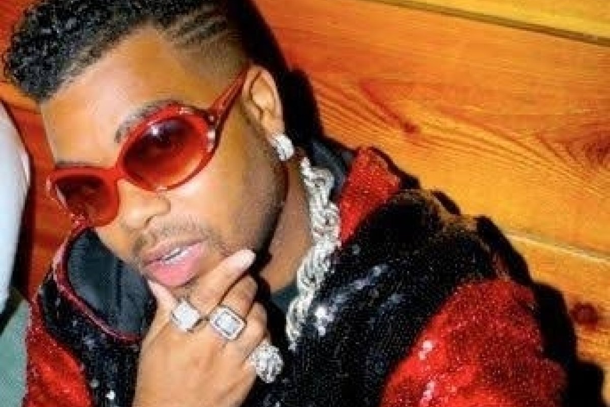 Famoso compra Ferrari e roupas de grife com auxílio-emergencial do governo