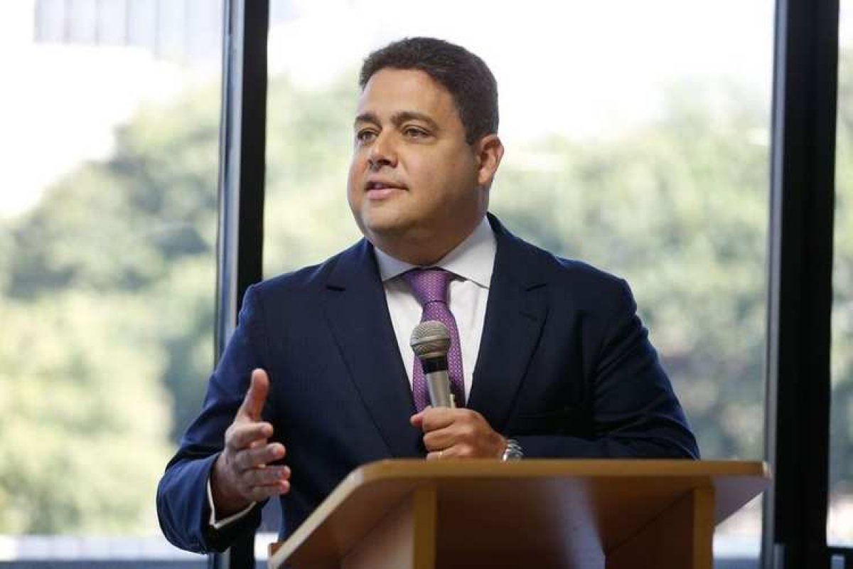 Presidente da OAB responde à fala de Bolsonaro: "crueldade" e "falta de empatia"