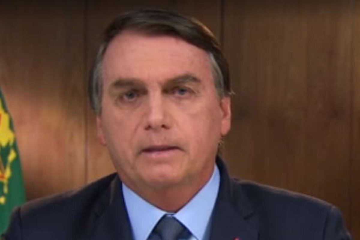 "Auxílio emergencial não é para sempre", diz Bolsonaro