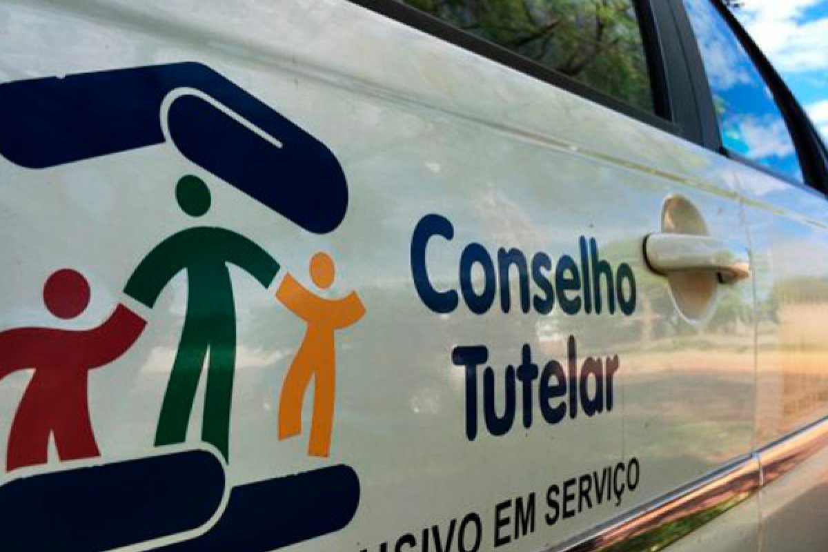 MP-BA recomenda que conselheiros de Dias D'Ávila desassociem cargo com campanha eleitoral