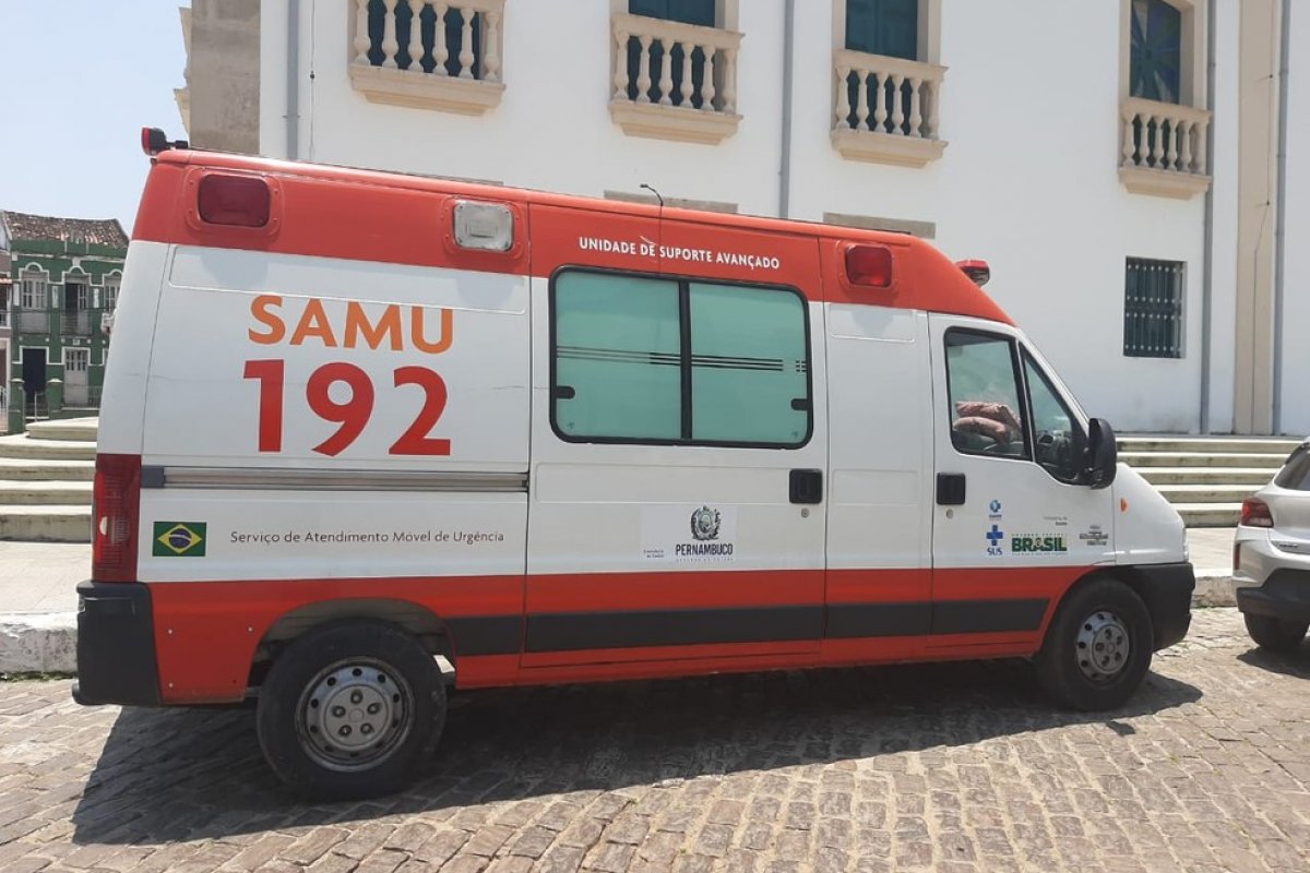 Grávida de gêmeos entra em trabalho de parto na BR-324