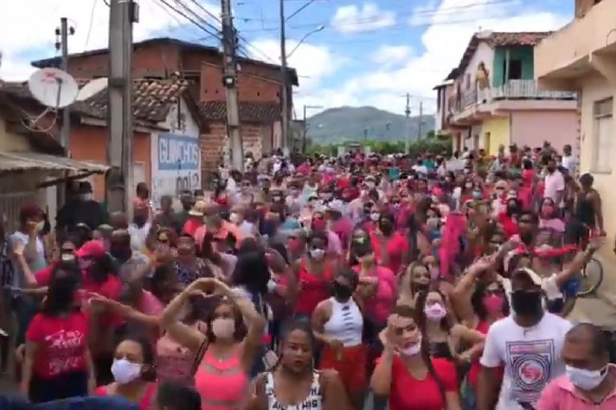 Centro de Operações de Emergência em Saúde recomenda proibição de comícios e passeatas na Bahia