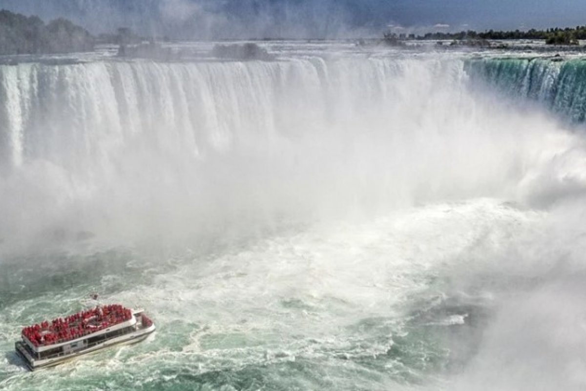 Cataratas do Niágara inauguram balsas elétricas para transportar turistas