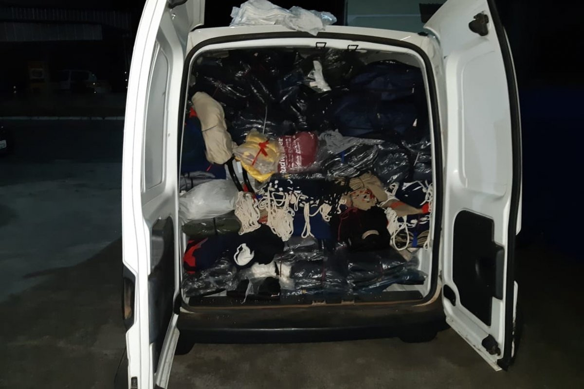 Motorista é flagrado com material irregular em Piraí