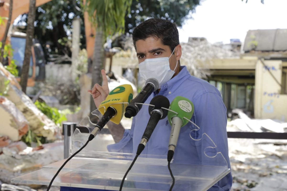 "Essas pessoas não podem cobrar nada da prefeitura", diz Neto sobre aglomerações nas praias