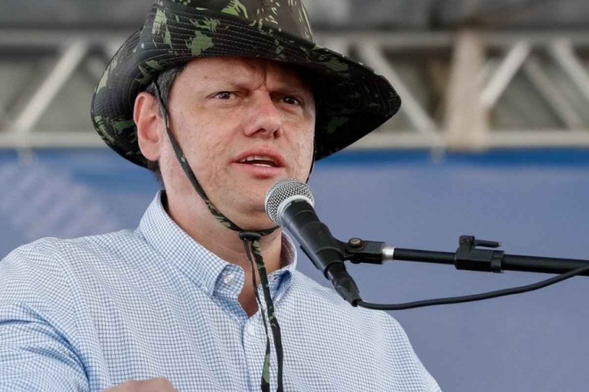 Tarcísio Freitas afirma que pretende cancelar contrato com Via Bahia