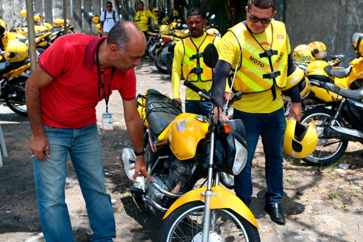 Transalvador e Semob promovem curso para mototaxistas