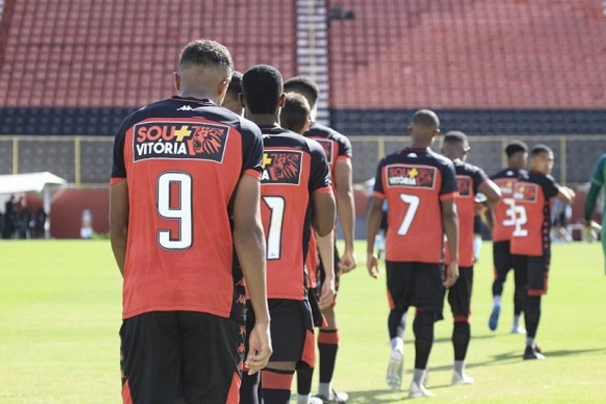 Nove jogadores do Vitória são diagnosticados com Covid-19