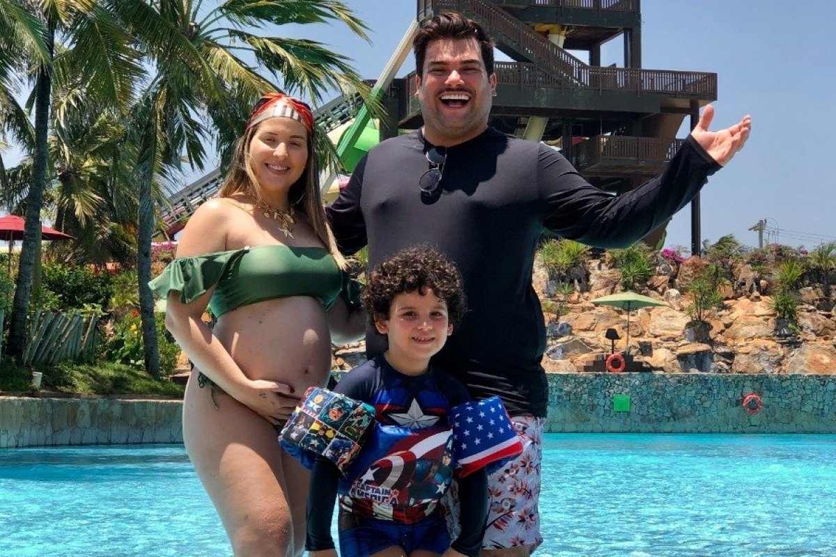 Ator e humorista Rafael Cunha e "Turma do Viga" se divertem no Beach Park