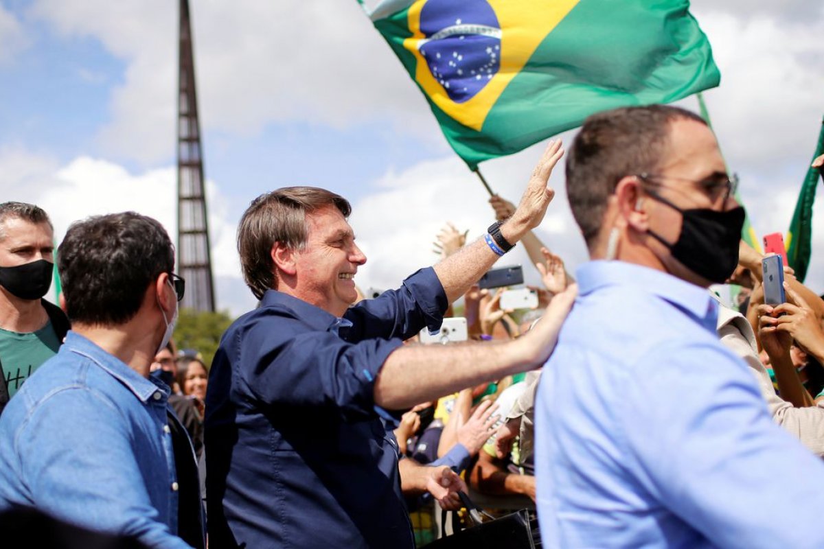 Bolsonaro diz que pandemia de Covid-19 foi 'superdimensionada'
