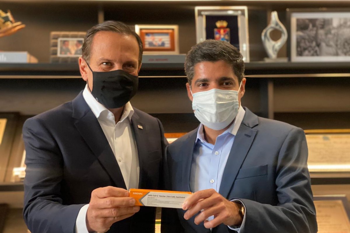 Em reunião com Dória, ACM Neto diz que Salvador tem interesse em vacina chinesa