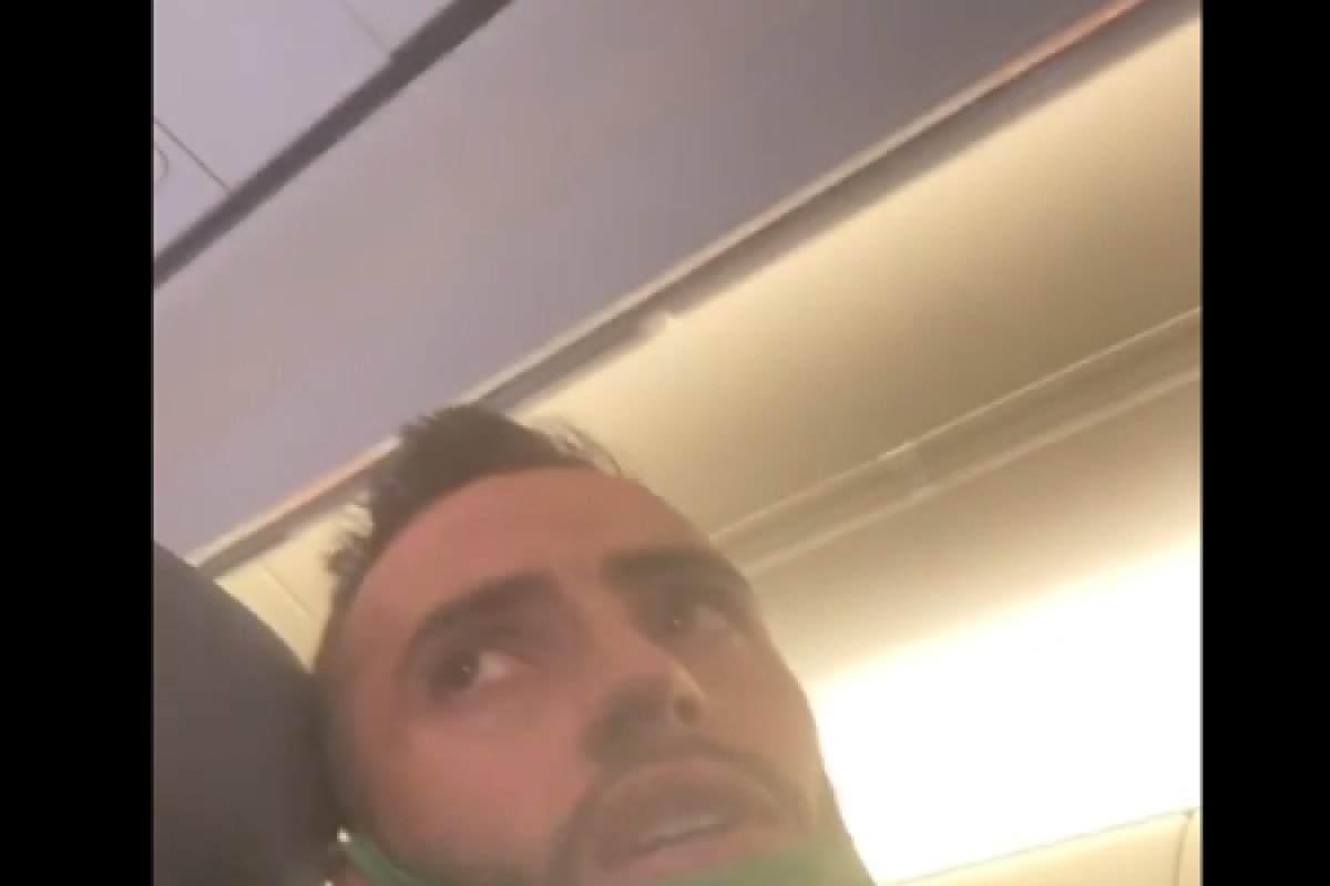 Vídeo: Avião com jogadores do Cuiabá não consegue pousar em MT por causa da chuva