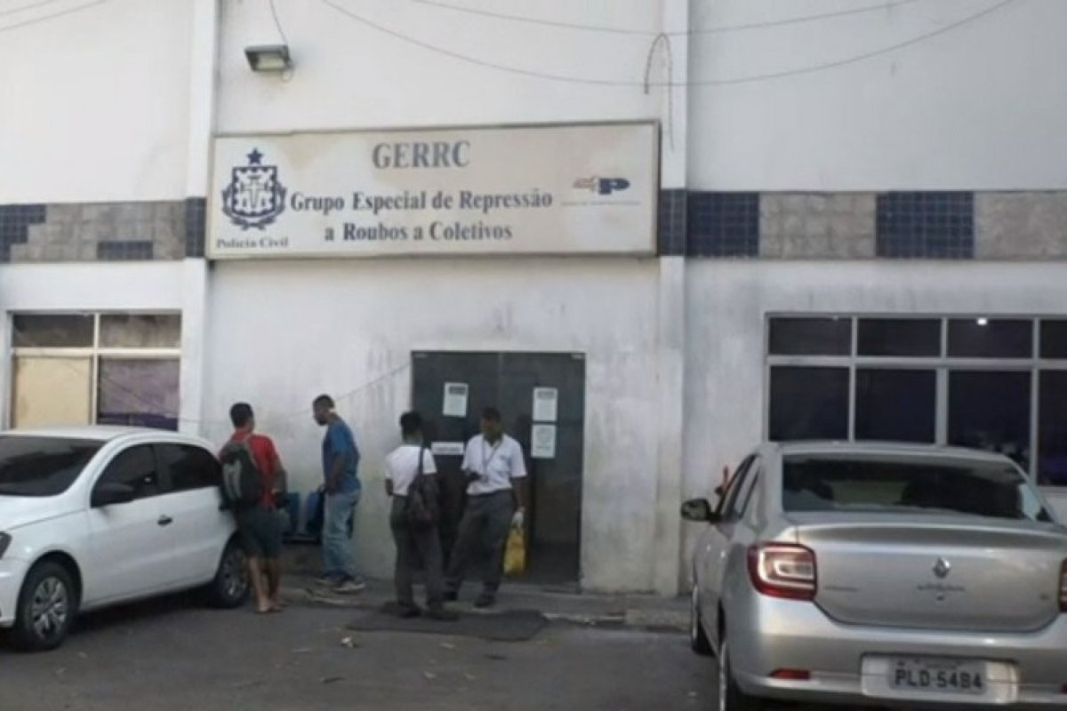 Três ônibus são assaltados em pontos diferentes de Salvador