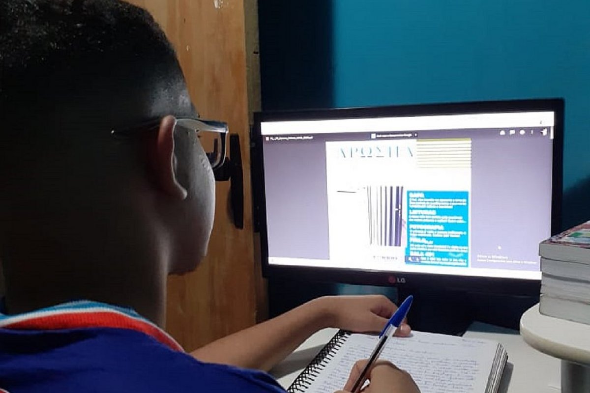 Projeto Enem 100% promove aulão virtual de Língua Portuguesa