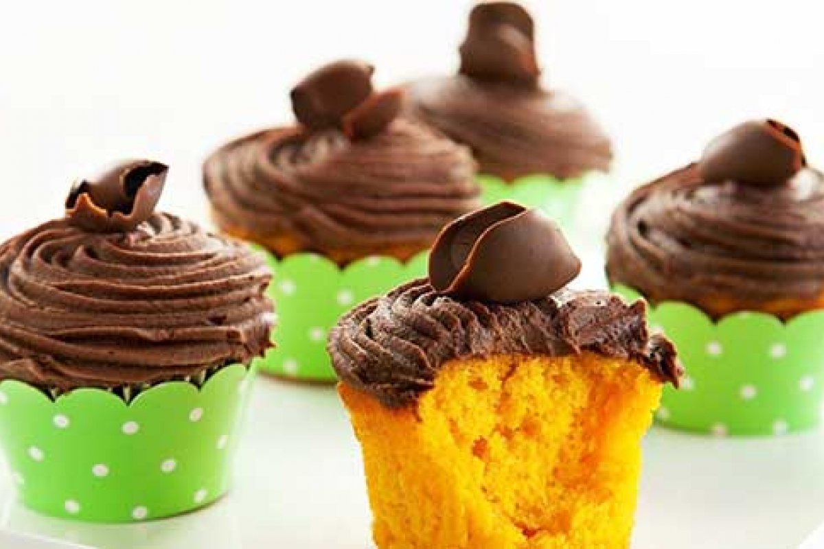 Aprenda a fazer um delicioso cupcake de cenoura