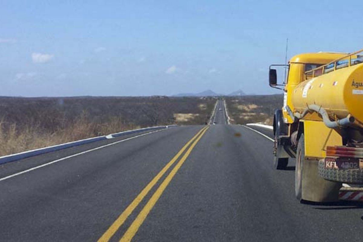 Homem é detido por mandado de prisão na BR-110, em Paulo Afonso, norte da Bahia