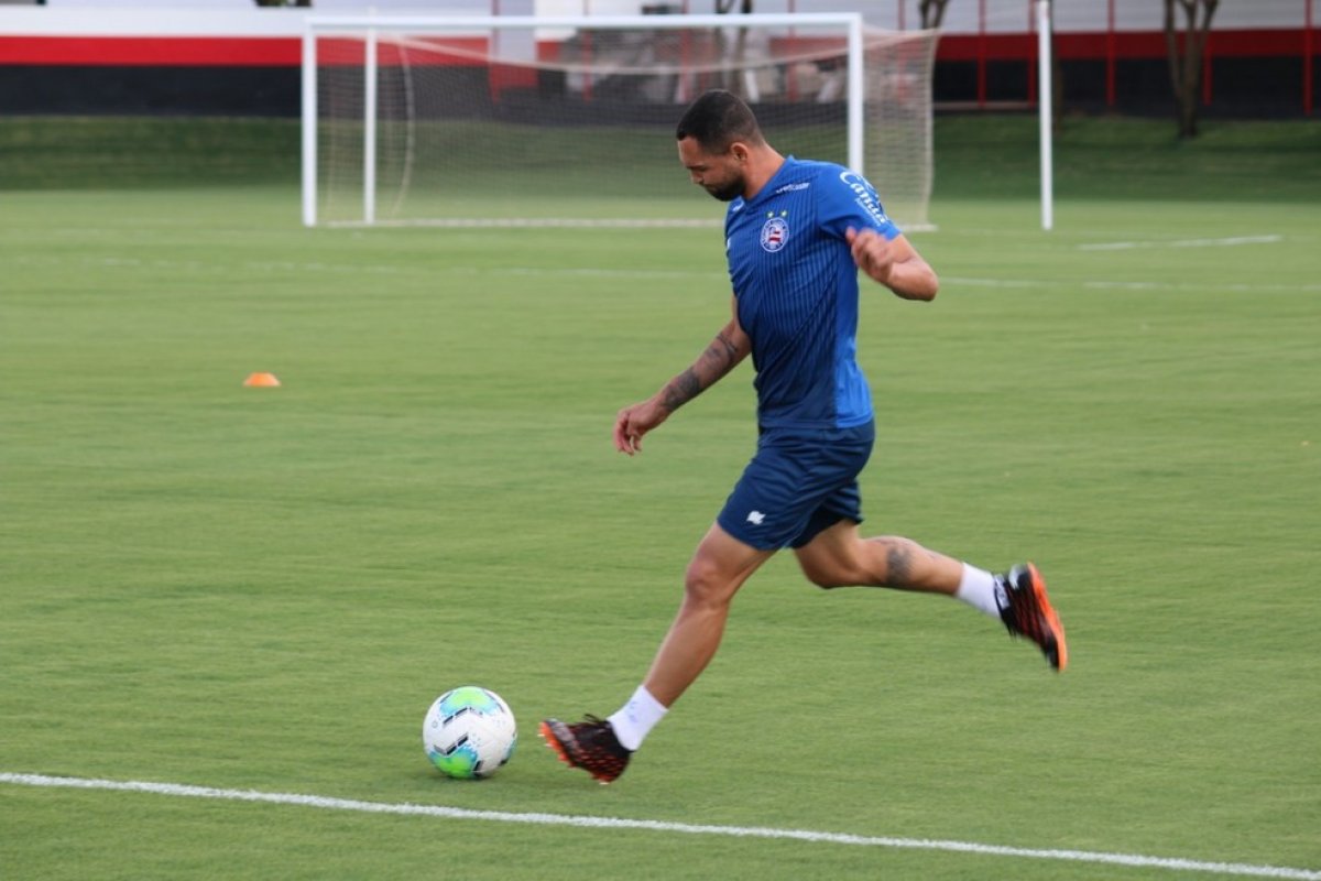 Em duelo entre visitante e mandante ruim, Bahia encara Goiás pelo Brasileirão