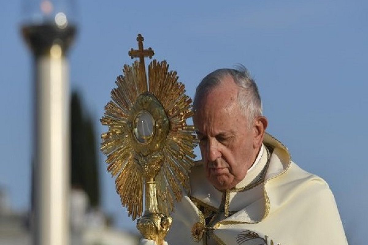 "A fome não é somente uma tragédia, mas uma vergonha", diz papa Francisco