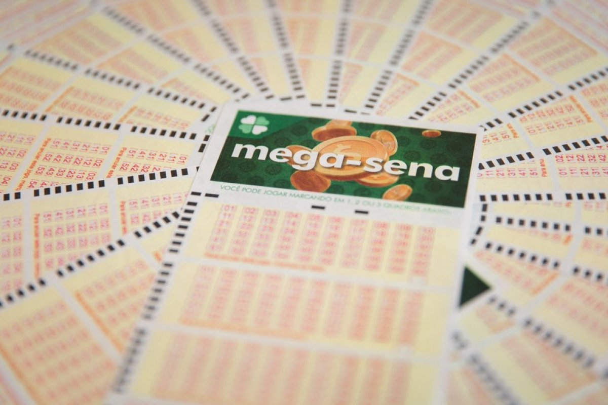 Sorteio da Mega-Sena pode pagar R$ 2,5 milhões neste sábado (17)