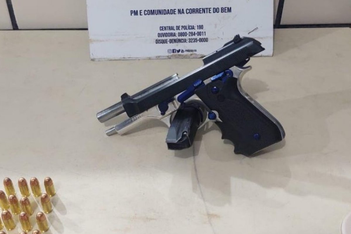 PM flagra suspeito de integrar facção criminosa com pistola e munições