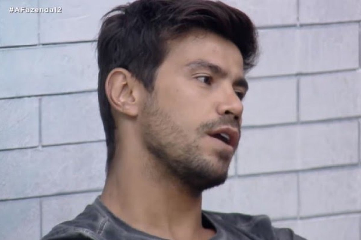 A Fazenda 12: Mariano desiste de indicar Biel para roça