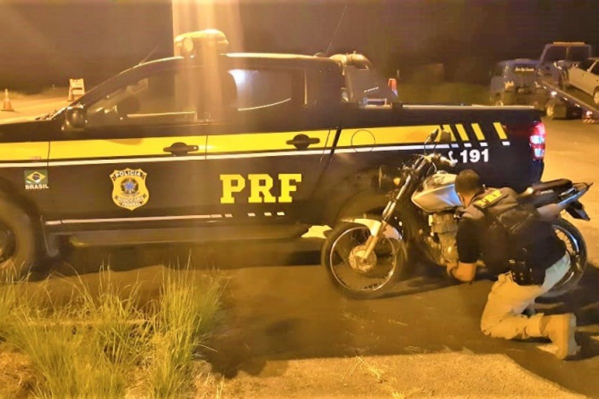 Homem é preso por embriaguez e moto roubada em Alagoinhas, na Bahia