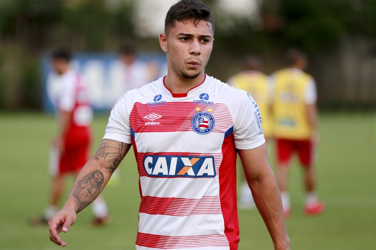 Bahia anuncia João Pedro como novo reforço