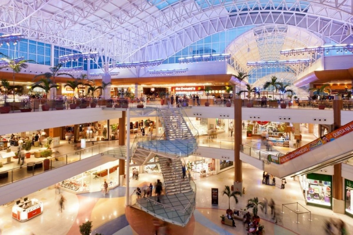 Dia do Comerciário: Saiba o que abre e o que fecha em Salvador