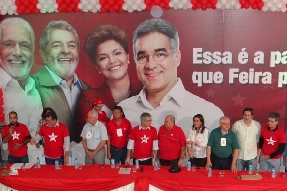 Vídeo: Internauta denuncia candidatos do PT de Feira de Santana dando supostos benefícios para eleitores