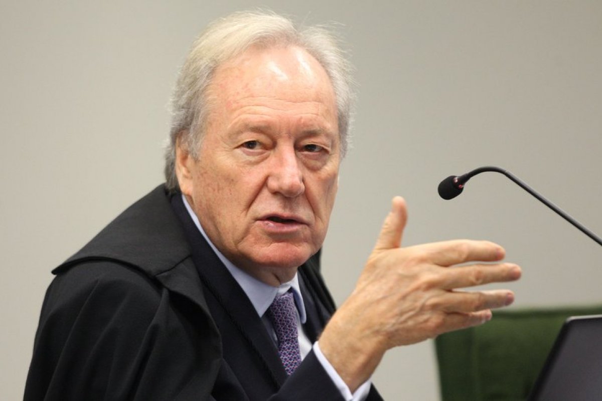 Lewandowski rejeita ação da Globo contra censura no caso da rachadinha