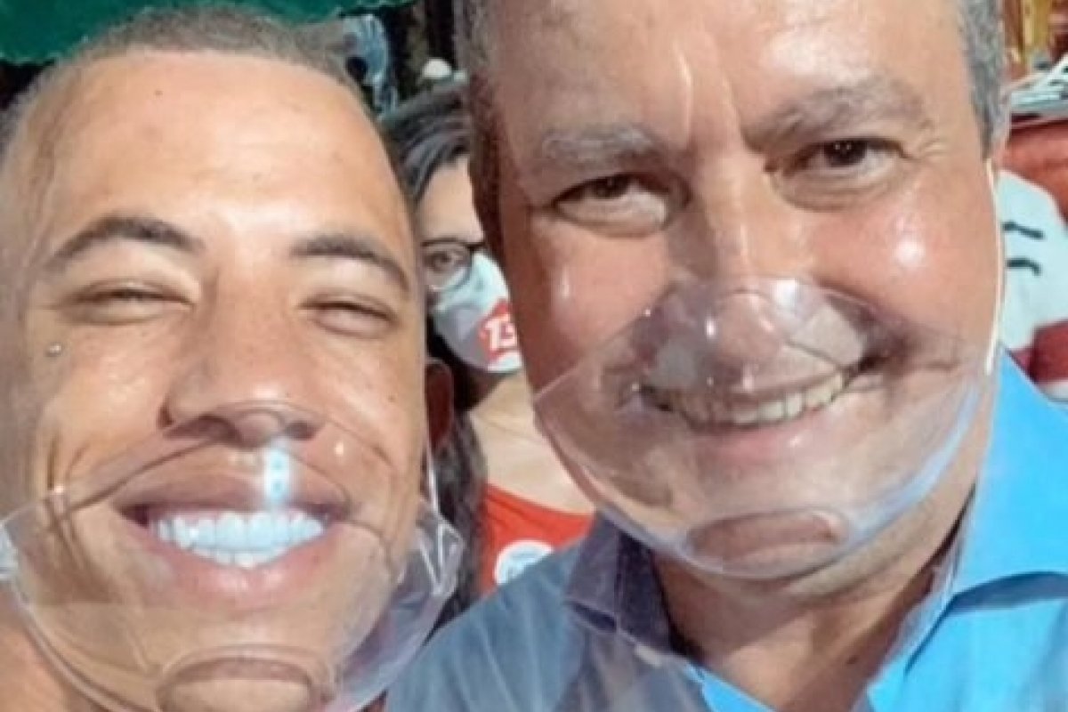 Rui Costa desmente participação de atividade política sem máscara
