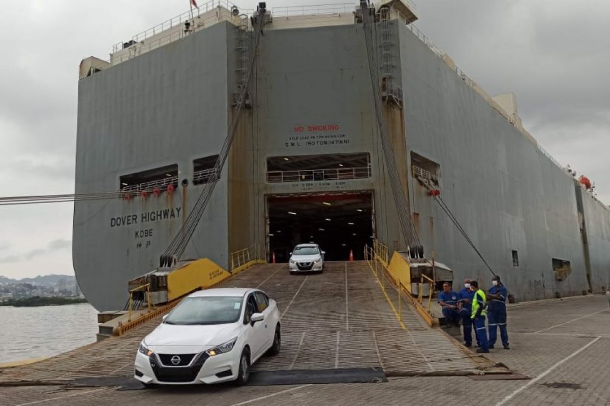 Novo Versa vai estrear no Brasil dia 28: primeiras unidades já chegaram