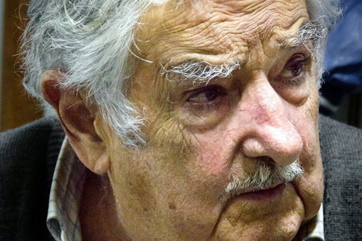 Ex-presidente do Uruguai, José Mujica renuncia ao senado e se aposenta da política