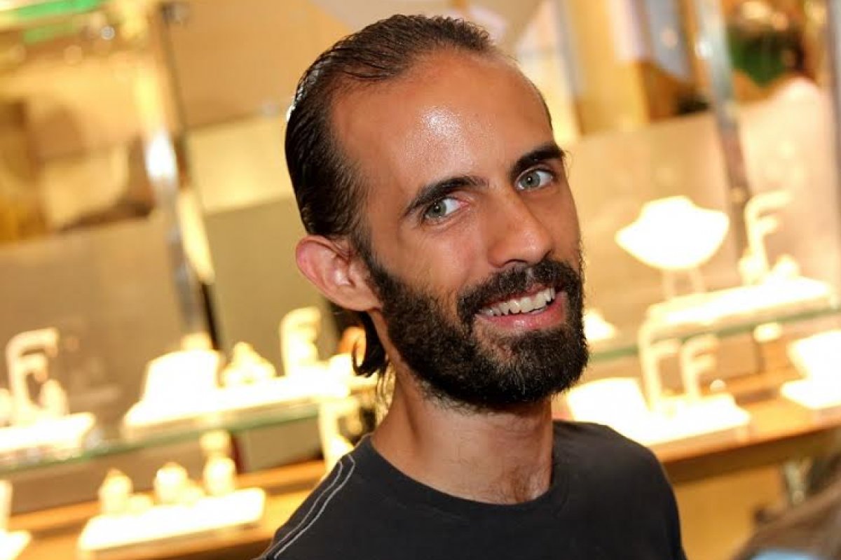 Stefano Diaz faz parte da Websérie Gay “Tão só, tão seu”, no Youtube, feita a distância na quarentena