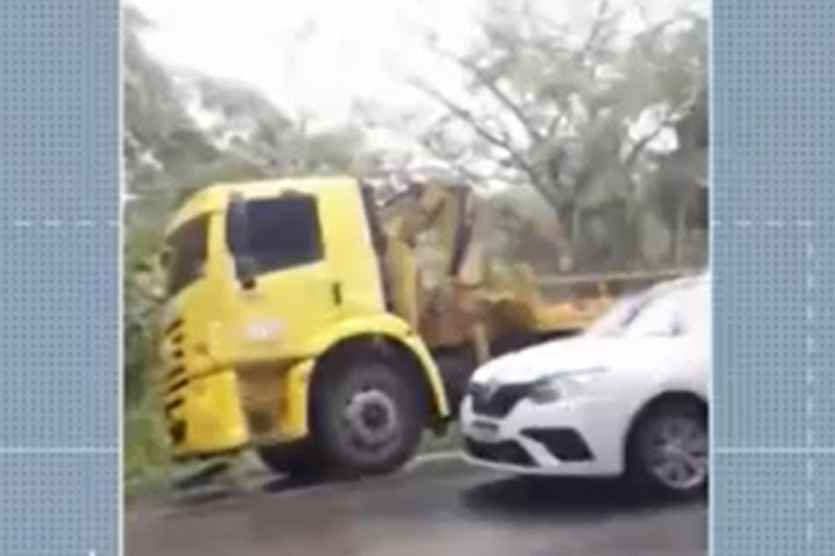 Acidente deixa mortos e feridos graves em rodovia no sul da Bahia