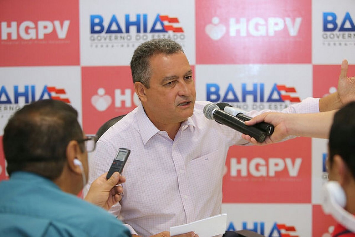 "O presidente não pode desmoralizá-lo", diz Rui Costa à Pazuello